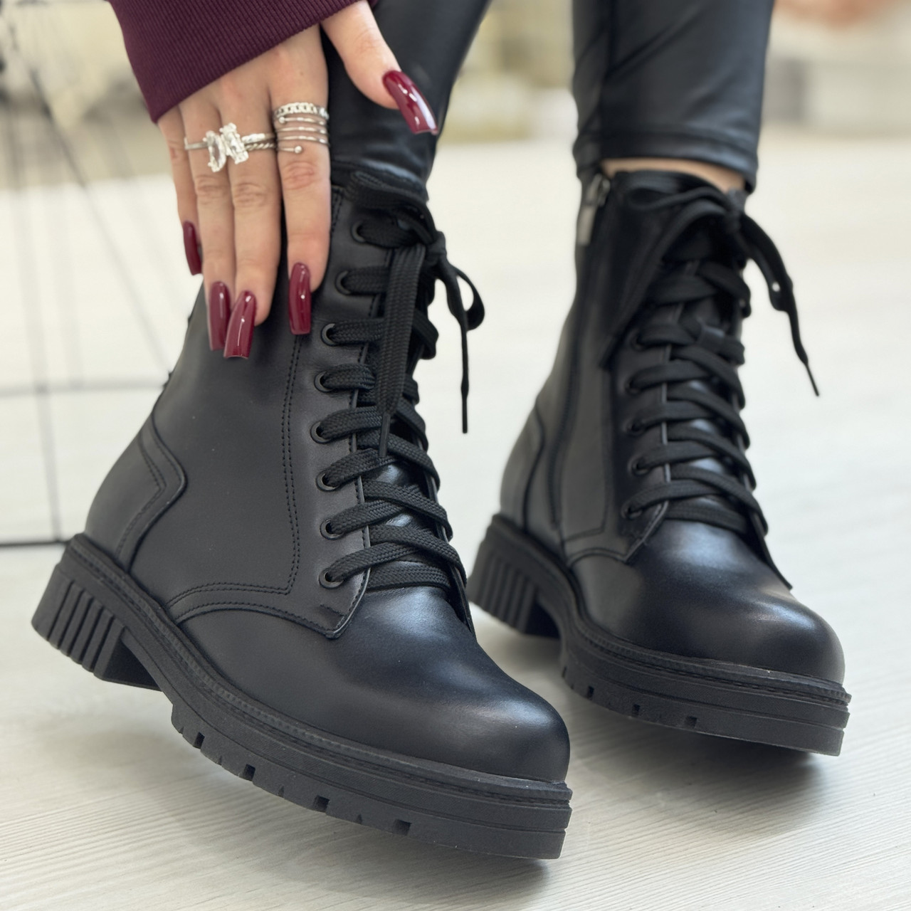 Черевики жіночі шкіряні на шнурівці, колір чорний, фото 1