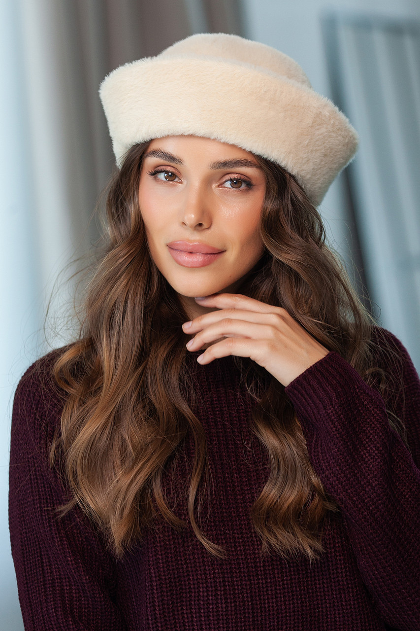 Шапка з екохутра альпака "Морячка", колір бежевий