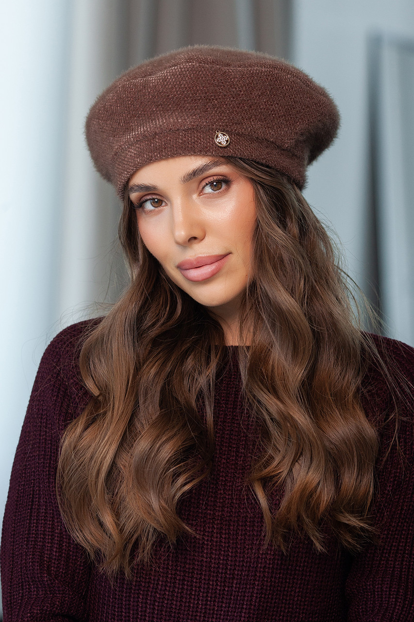 Жіночий берет на ніжці, колір коричневий