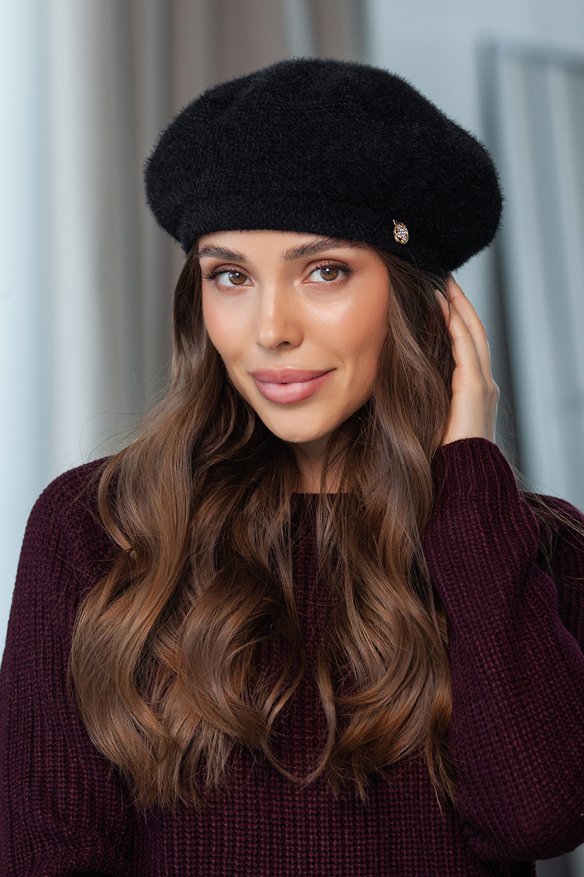 Жіночий берет на ніжці, колір чорний