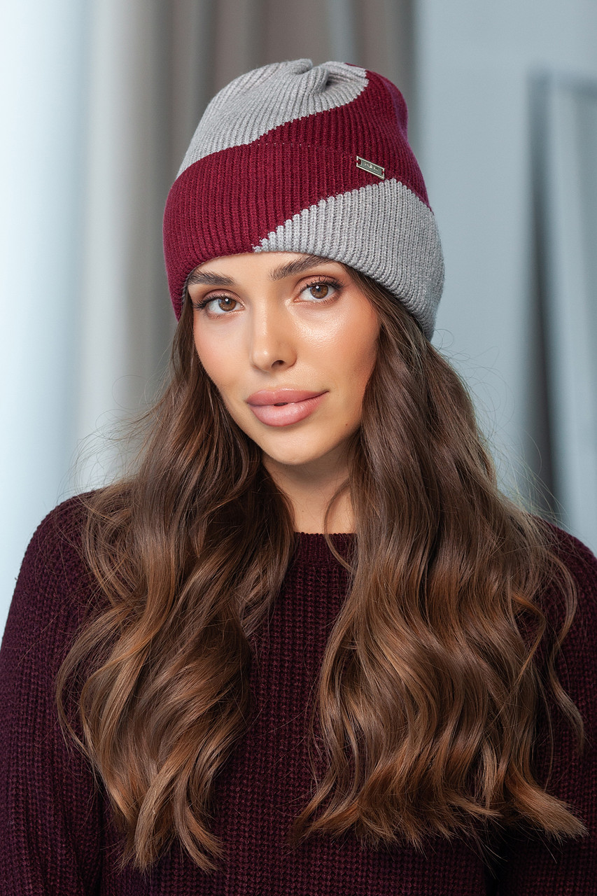 В'язана шапка "Джіна", колір вишневий-сірий