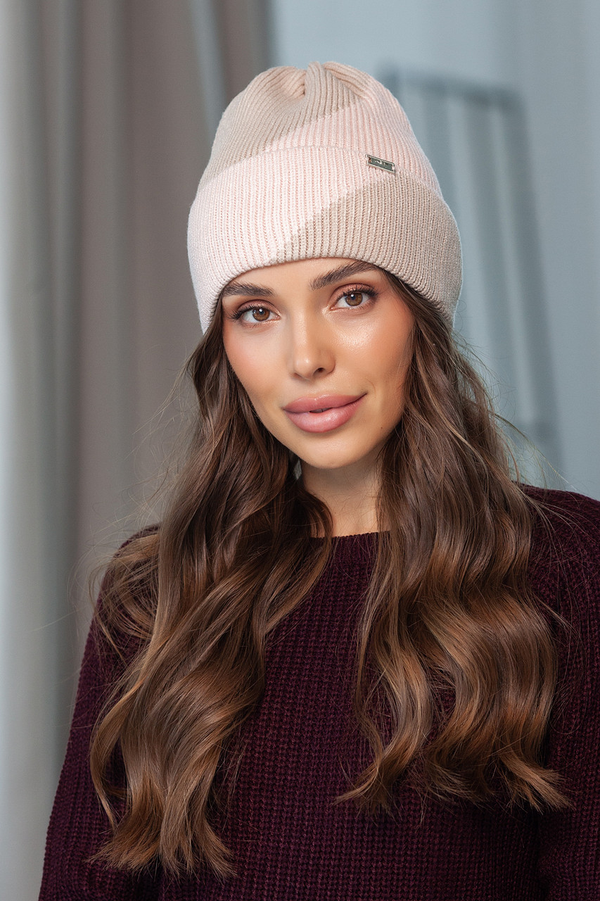 В'язана шапка "Джина", колір пудра-бежевий