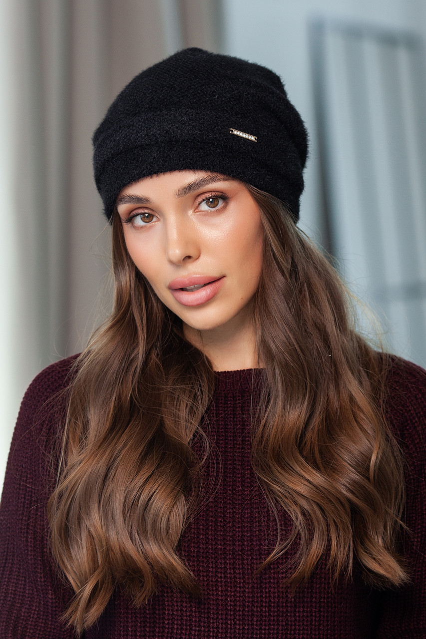 Шапка з екохутра "Даяна", колір чорний