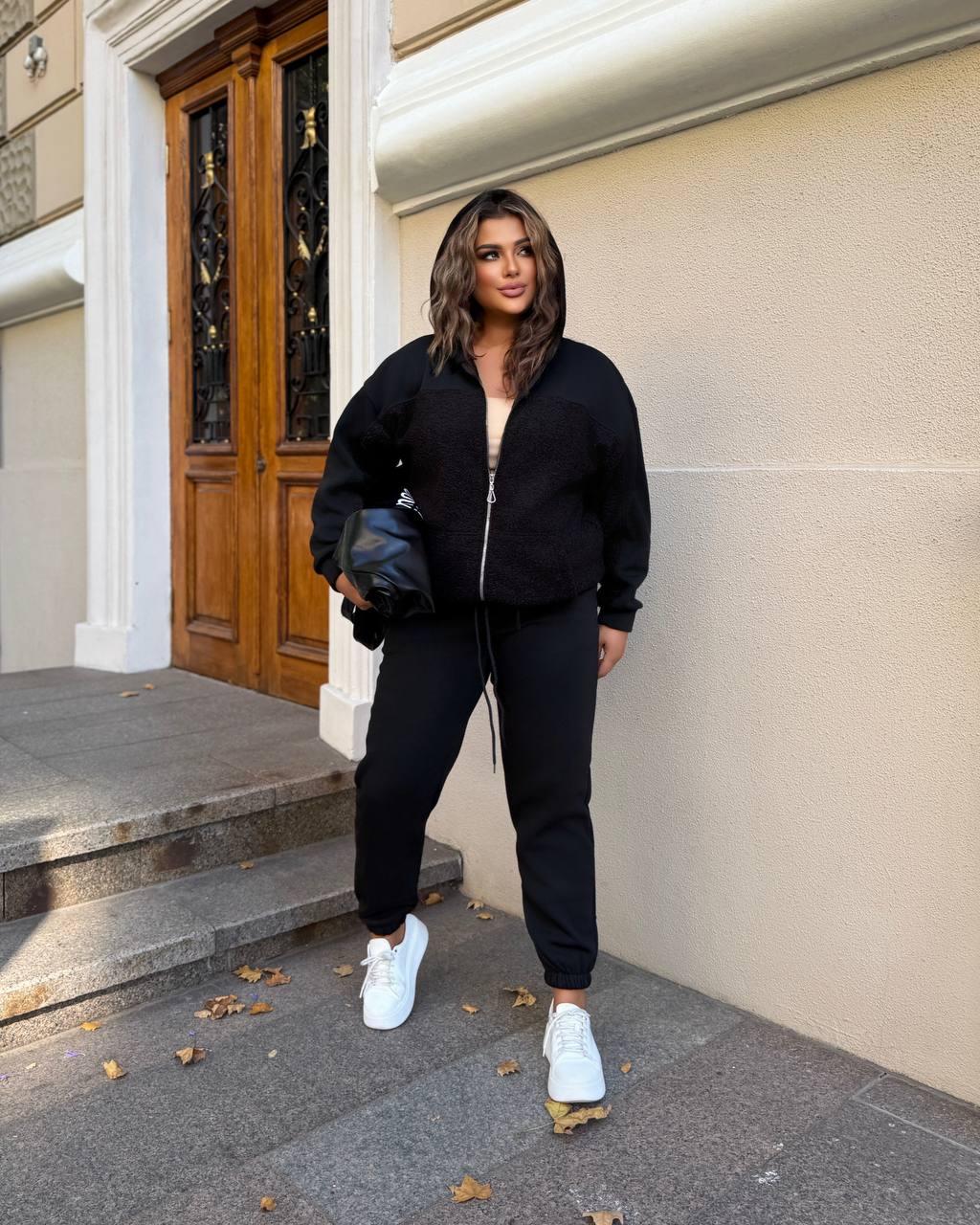 Жіночий спортивний теплий костюм великого розміру 50-60 з еко баранчиком на флісі комбінований триниткою, фото 1