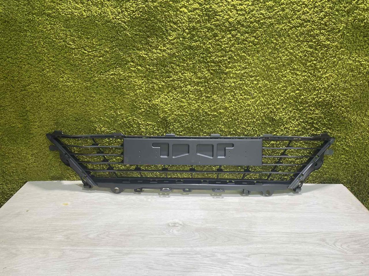 Решітка в передній бампер Renault Megane 4 2016-2019 Polcar 60C327 решітка бампер megane 4 reanult нова, фото 1