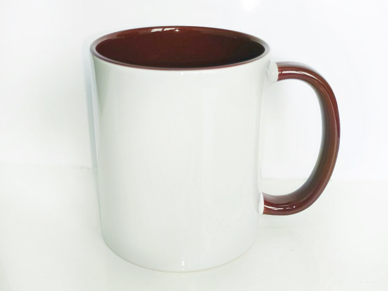 Чашка сублимационная коричнева 330мл (цветная внутри и цветная ручка) Разные цвета