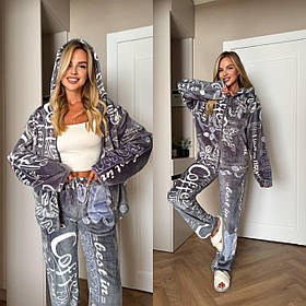 Сіра махрова жіноча піжама на змійці з капюшоном принт "кафе"