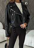 Жіноча укорочена шкіряна чорна куртка косуха, фото 2