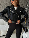 Жіноча укорочена шкіряна чорна куртка косуха, фото 8