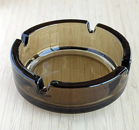 Димчаста кругла попільничка Helios зі скла 105 мм (9426)