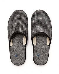 Чоловіче домашнє взуття