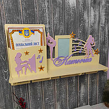 Медальниця для піаністки та співачки. Тримач для медалей. Холдер для медалей. Медальниця для музиканта