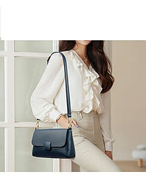 Жіноча  квадратна сумка з натуральної шкіри темно-синя