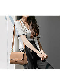 Жіноча  квадратна сумка з натуральної шкіри темно-бежева