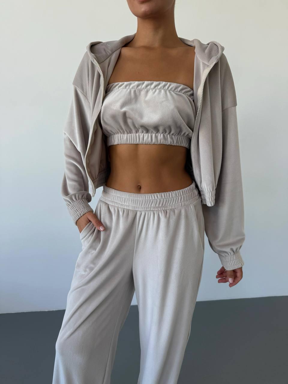 Бежевий жіночий стильний та комфортний повсякденний костюм 3-ка трикотаж велюр: Штани + Кофта на блискавці + Топ, фото 1