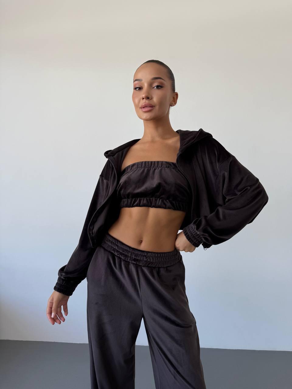 Коричневий жіночий стильний та комфортний повсякденний костюм 3-ка трикотаж велюр: Штани + Кофта на блискавці + Топ, фото 1