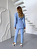 Блакитний жіночий стильний класичний костюм брюки: звужені Штани і приталений Піджак з підплічниками, фото 3