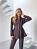 Коричневий жіночий стильний класичний костюм брюки: звужені Штани і приталений Піджак з підплічниками, фото 2