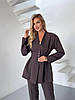 Коричневий жіночий стильний класичний костюм брюки: звужені Штани і приталений Піджак з підплічниками, фото 8