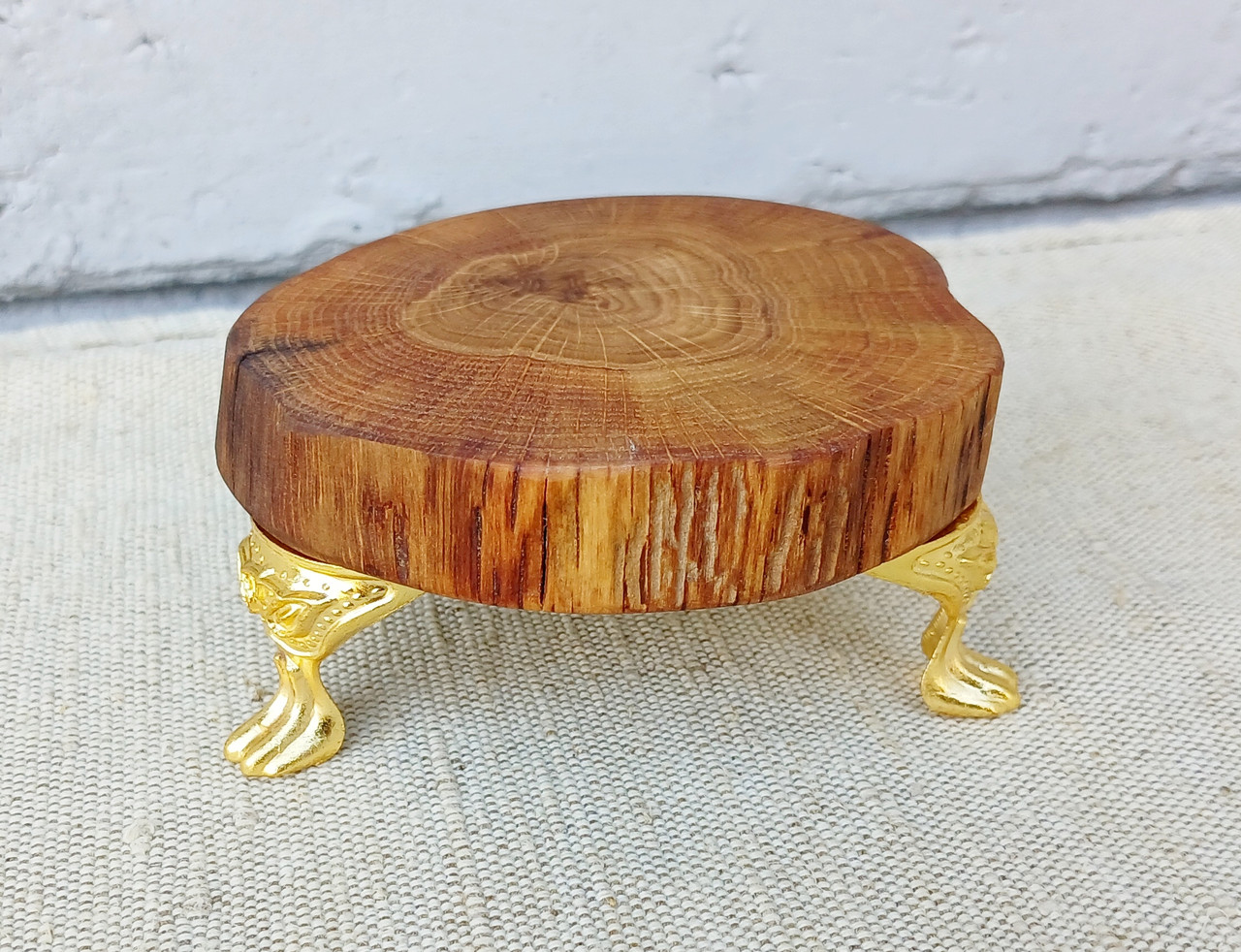 Костер-підставка під гаряче на декоративних ніжках, ручна робота.