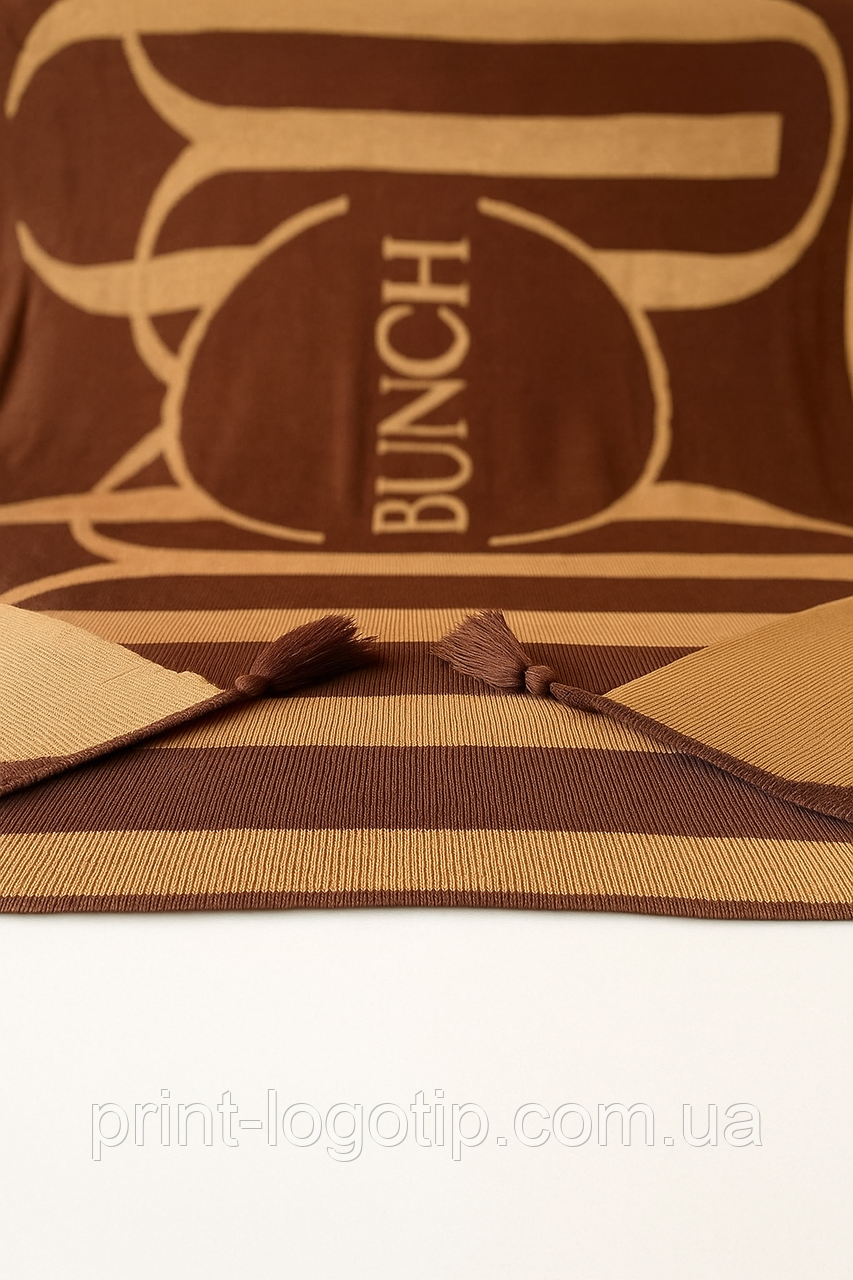 В'язані пледи з логотипом, фото 1