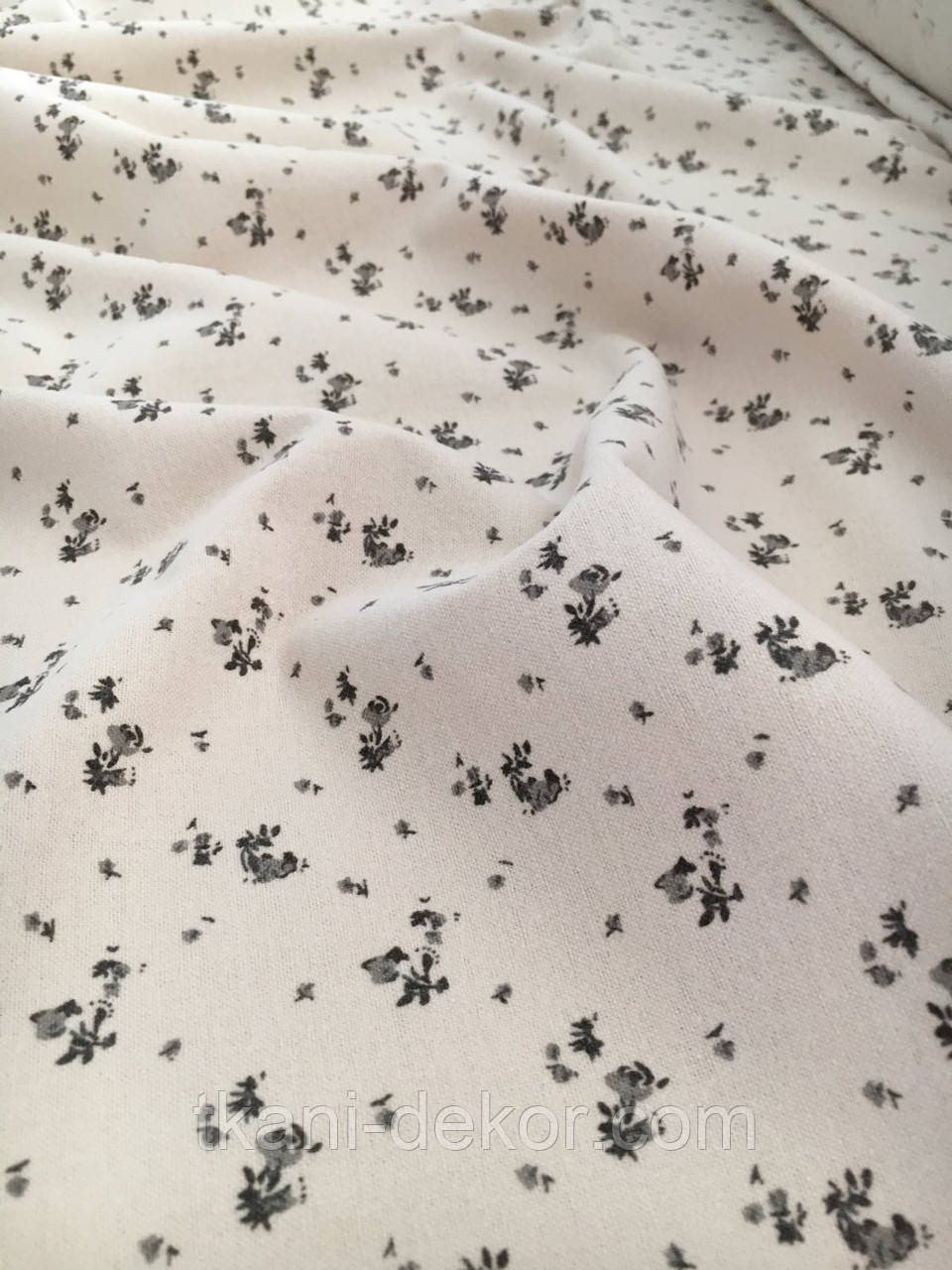 Тепла бавовна, плательна, дрібні бутони на молочному, ширина 150см, 150 г/м2, фото 1