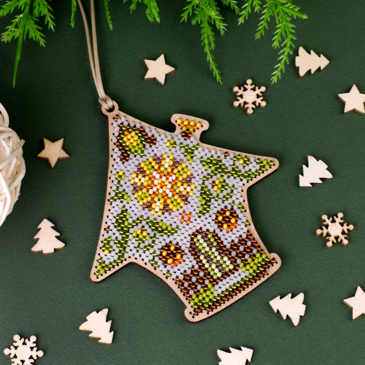 Набір для вишивки новорічної іграшки на дерев`яній основі НД-012 "Оберіг Дому", фото 1