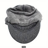 Комплект чоловічої шапки + снуд на хутрі, з козирком/зима. Сірий із чорним 55-58 р., фото 3