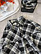 Модна базова стильна жіноча картата фланелева подовжена сорочка в клітку осінній коттон оверсайз 42-46, фото 3