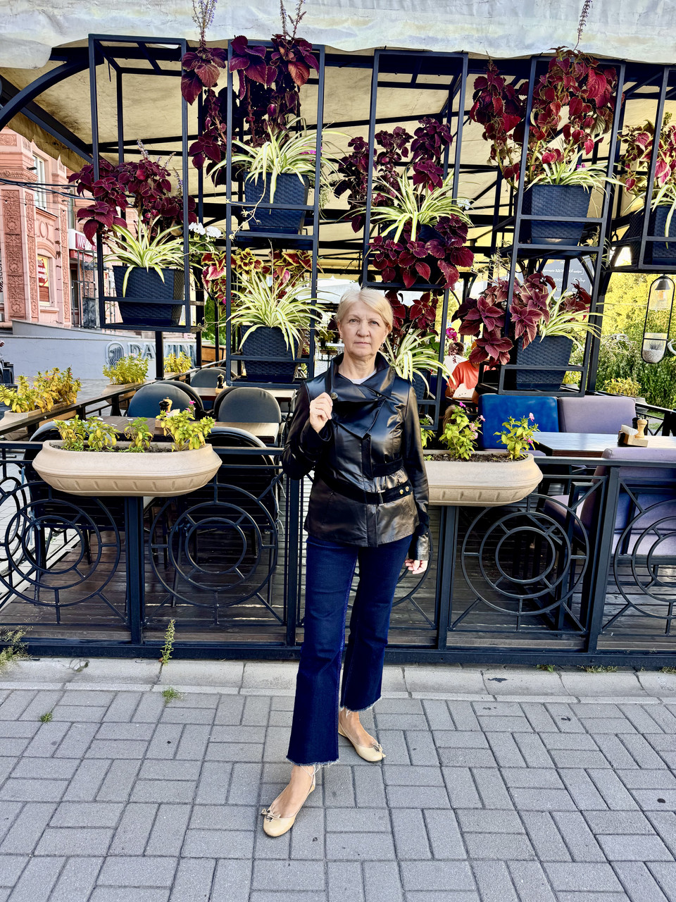 Куртка шкіряна жіноча чорна тонка на змійці, фото 1