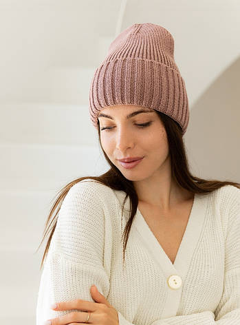 Жіноча в’язана шапка біні класік 20% вовна з відворотом Темно Рожевий, фото 1