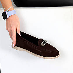 Зручні повсякденні замшеві шоколадні лофери стильний декор