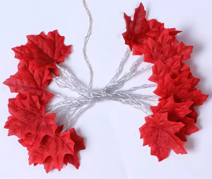 Світлодіодна гірлянда з кленовим листям на батарейках 1,5 м 10 led