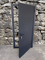 Двері металеві для приватного будинку технічні із замком
