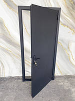 Вуличні вхідні двері з металу для дачі чорні з ручкою