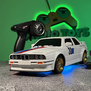 Дрифт машинка BMW Е30 на радіокеруванні Біла | Машинка для дрифту БМВ на радіоуправлінні | На пульті на акумуляторі