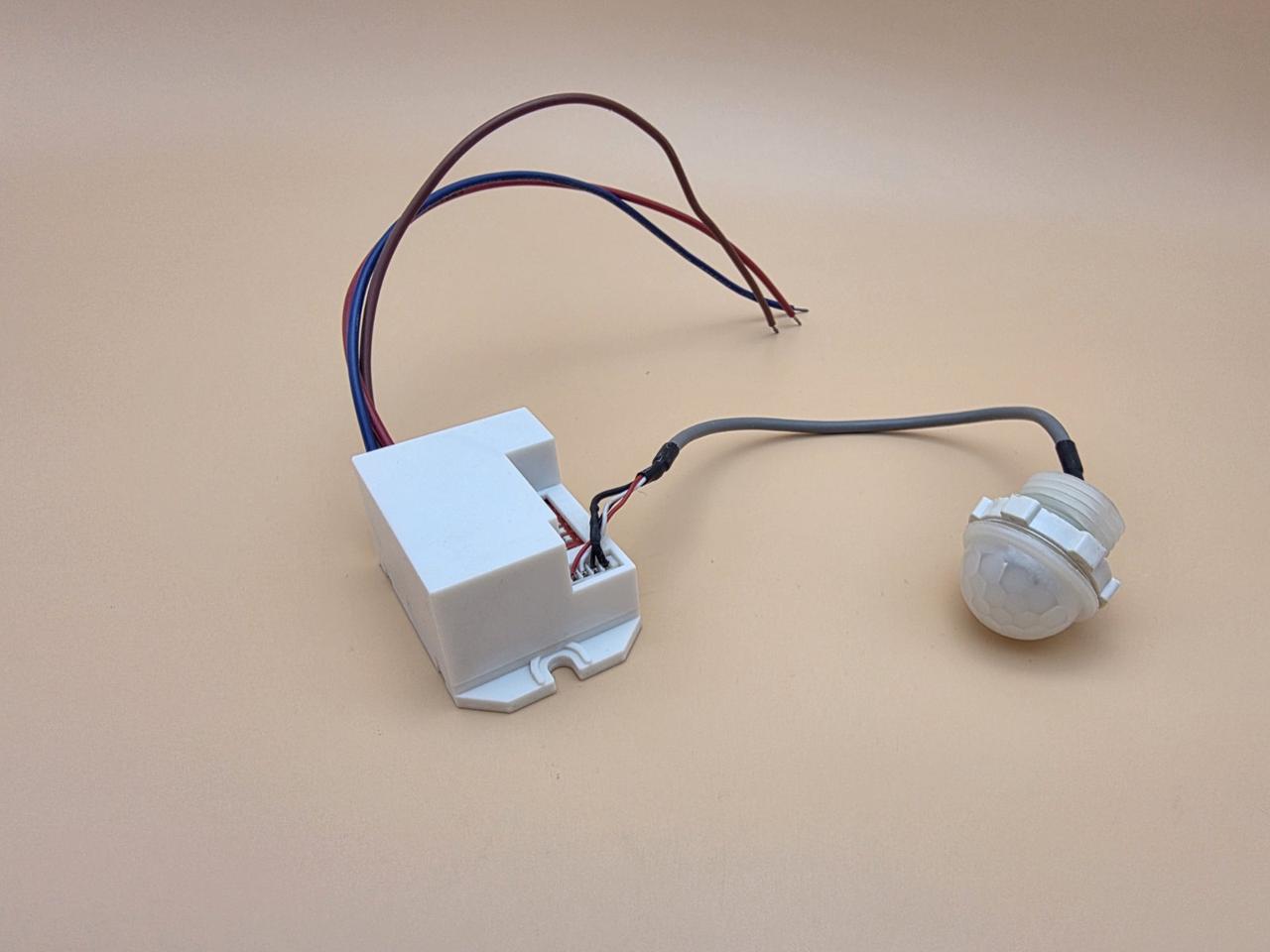 Датчик руху 20 mm. PRIME-PIR-IN-360-230V-MULTI (56x33mm, 800W, IP65)