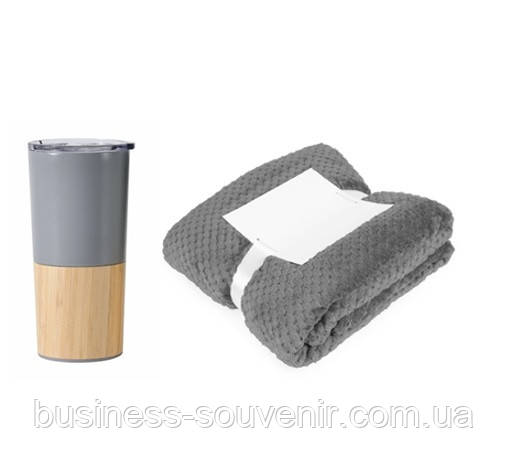 Корпоративний подарунковий набір до зимових свят — плед + термокружка з логотипом