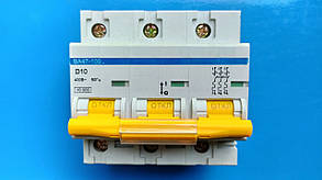 Автомат вимикач триполюсний 10А ВА47-100 D