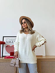 Жіночий светр в'язаний