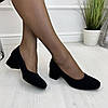 Туфлі жіночі замшеві на невисокому підборі, колір чорний, фото 4