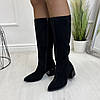 Чоботи жіночі замшеві на стійкому підборі. Колір чорний, фото 2