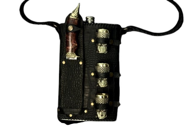 Набір Щука три чарки з ножем на флязі (фляга 28х19х5 см, чарки 3шт 50 мл, ніж 29 см), фото 1