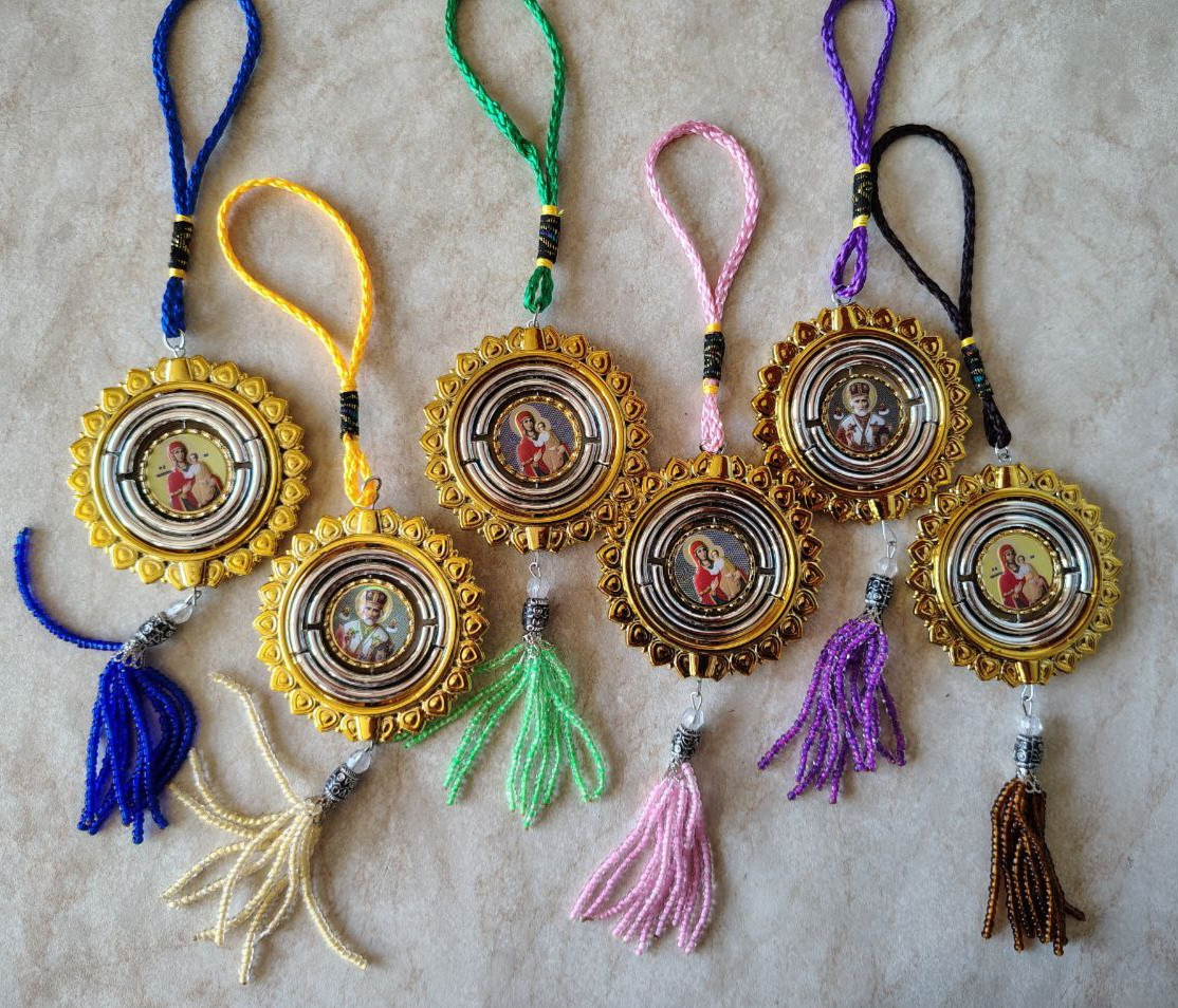 Підвіска-іконій у машину з різнобарвним бісером, фото 1