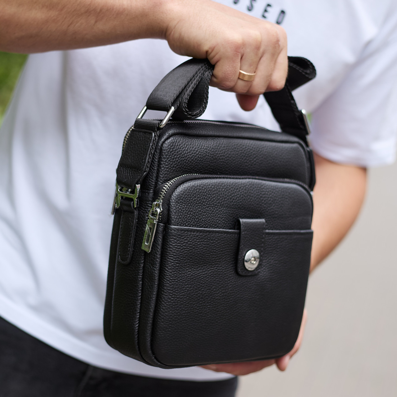 Чоловіча шкіряна універсальна сумка 24х20х8, барсетка зі шкіри, сумочка для чоловіків з регулюванням ручки, чорна, фото 1