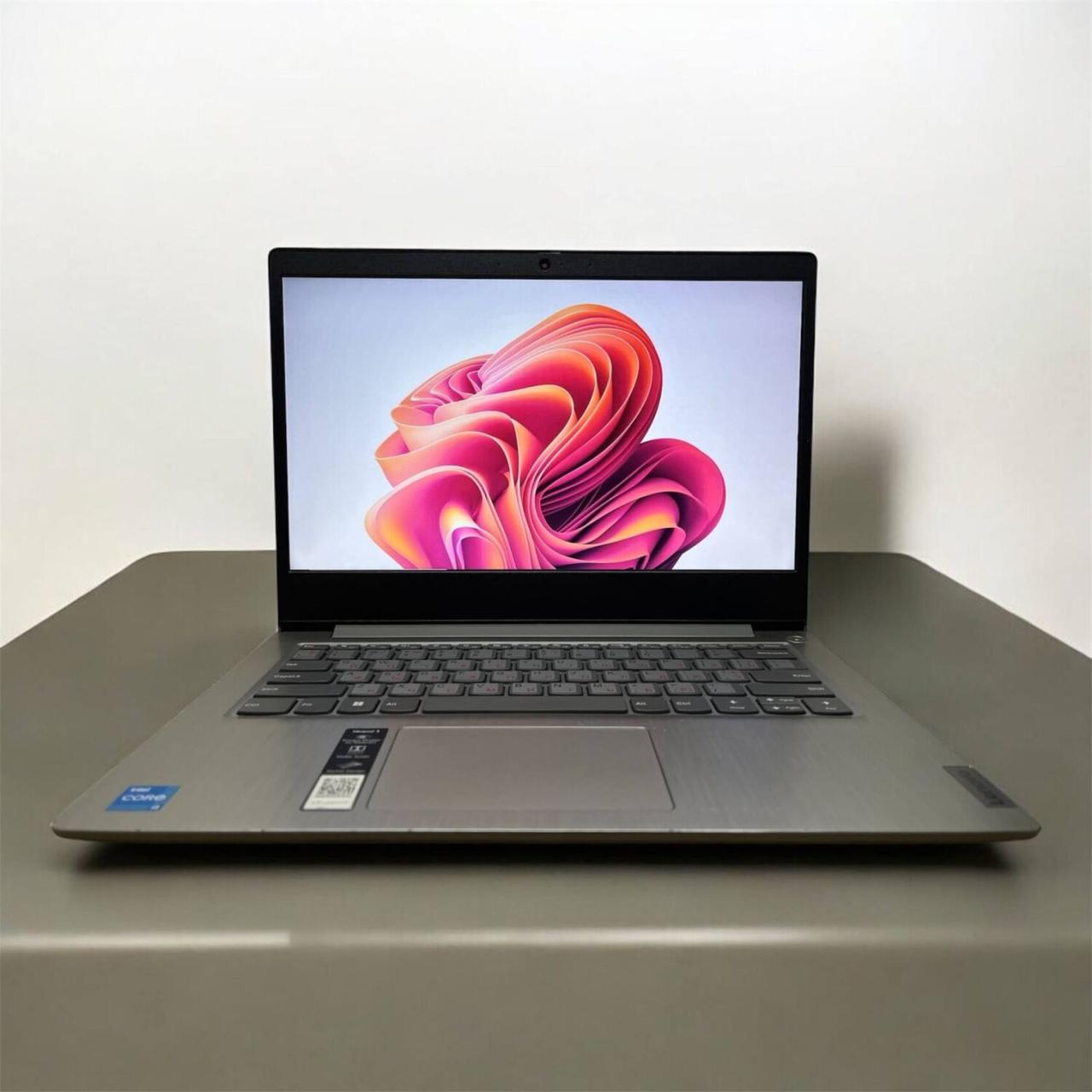 Б/в Ультрабук Б-клас Lenovo IdeaPad 3 14ITL05 14" 1920x1080| Core i3-1115G4| 8 GB RAM| 120 GB SSD| UHD