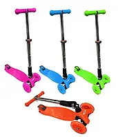 Дитячий самокат зелений триколісний з колесами Xata, що світяться, легкий і Новинка Xata