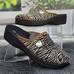 Тапочки жіночі для дому Inblu пісочні з чорним велюровим на танкетці 8125