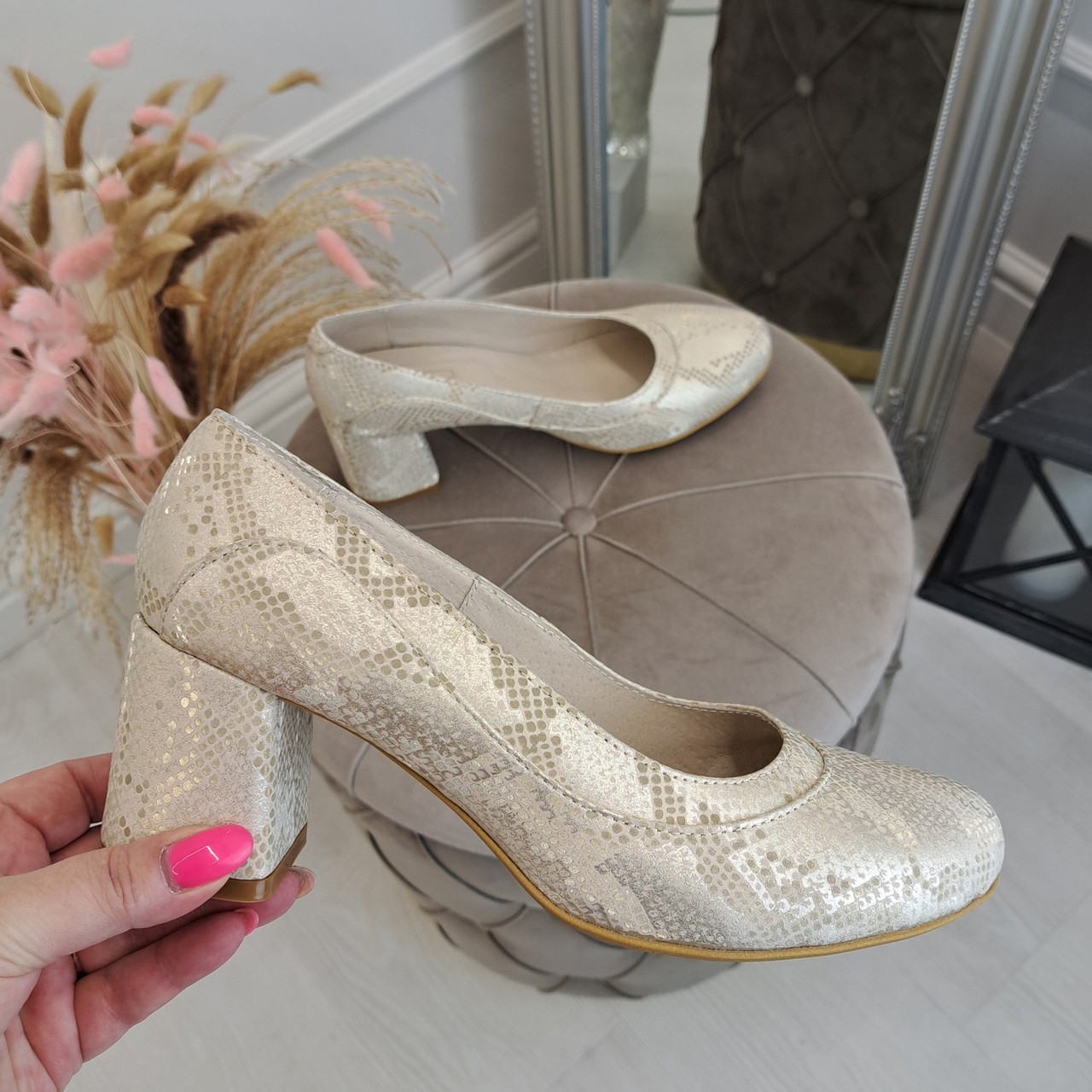 Туфлі жіночі на стійкому підборі, натуральна шкіра з тисненням пітон, колір золото. 41 розмір, фото 1