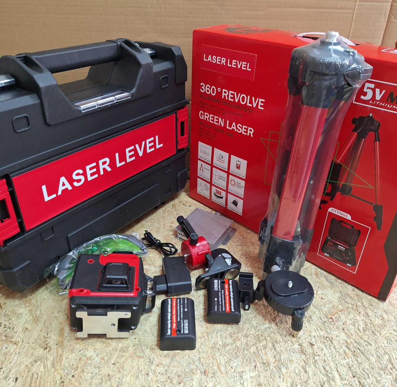 Акумуляторний лазерний нівелір Макіта SK700GDZ 3D-4D рівень зі штативом